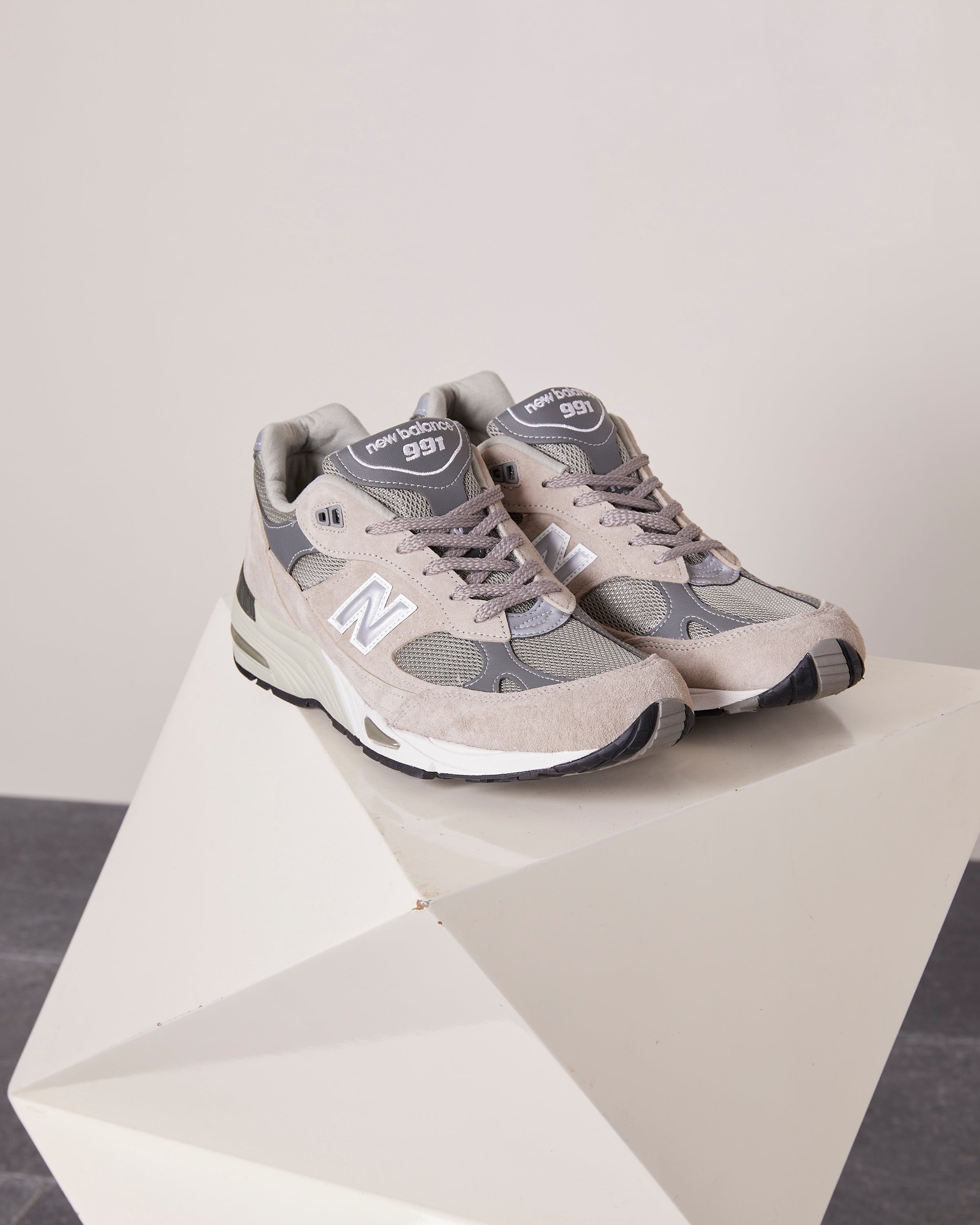 New balance 991 italian best sale