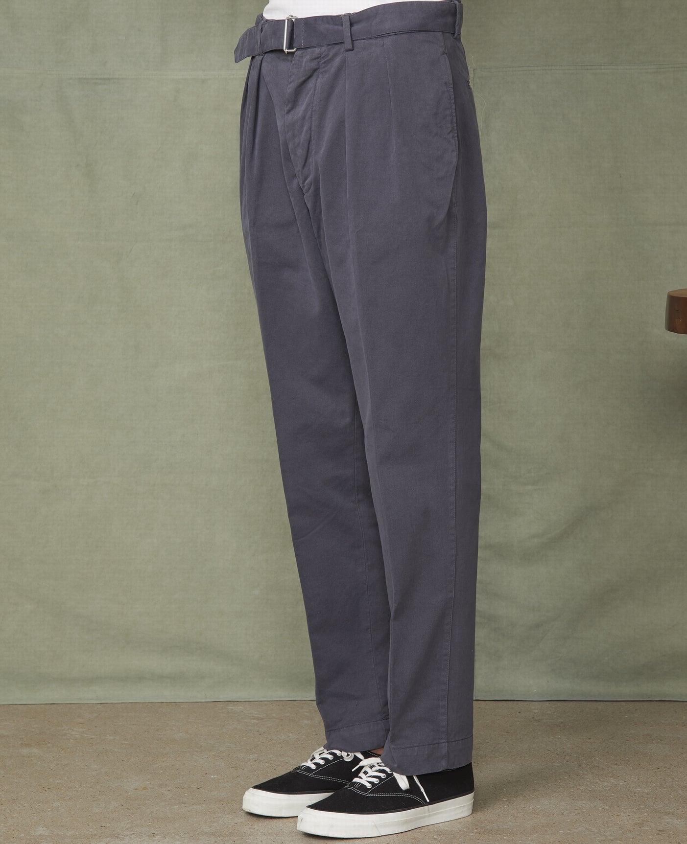 Pleated chino FADED BLACK - Image 2